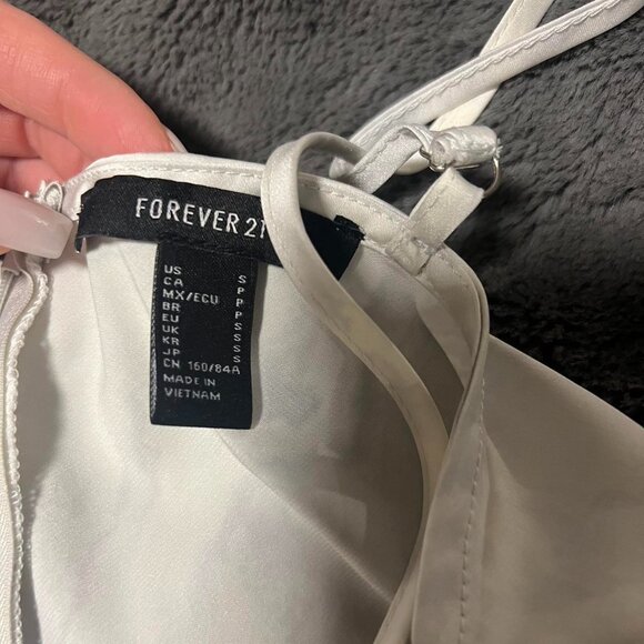 Women's White Dress - Picture 3 of 3